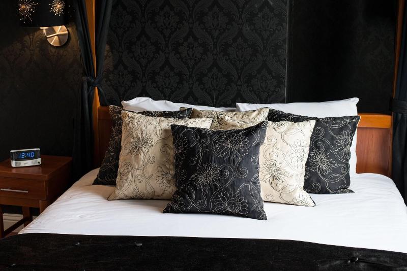 Thomas James Hotel - Oda