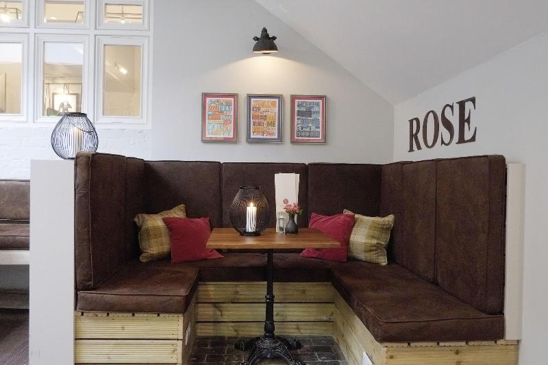 Rose & Crown - Teras