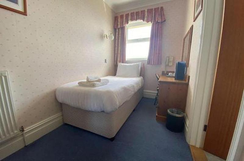 The Channel View Hotel - Oda