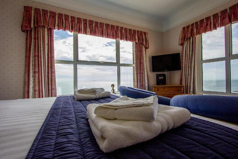 The Channel View Hotel - Oda