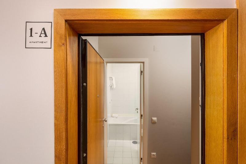 Your Opo Clérigos Apartments - Lobi
