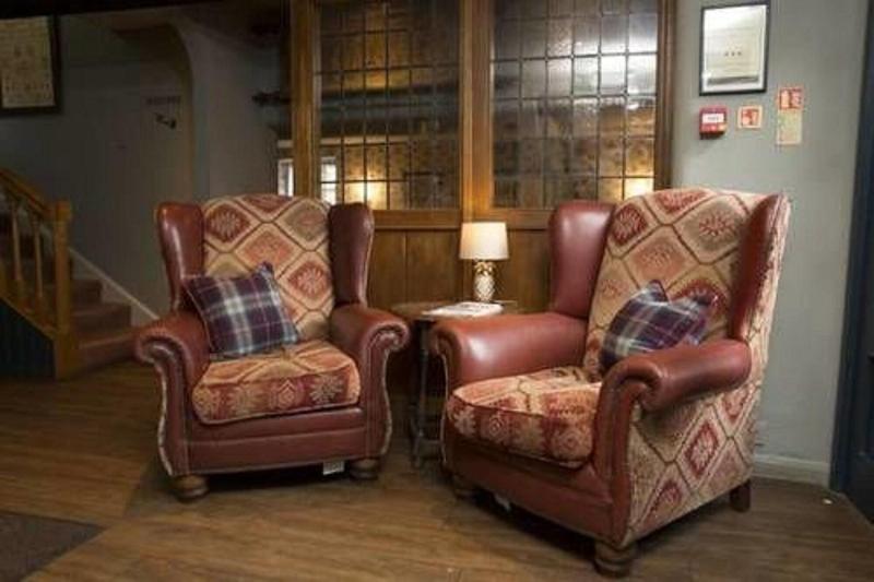 The Golden Pheasant Inn - Lobi