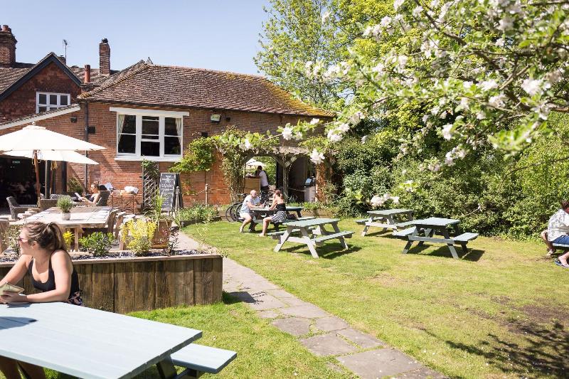 The Dundas Arms - Genel