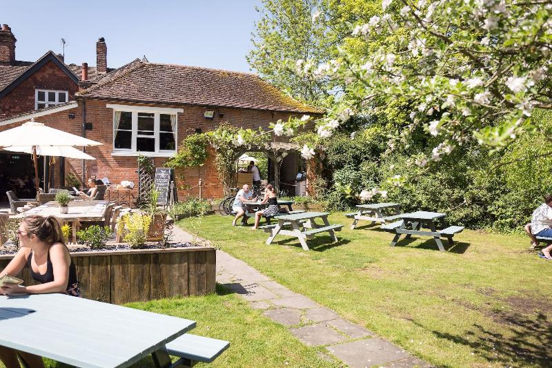 The Dundas Arms - Genel