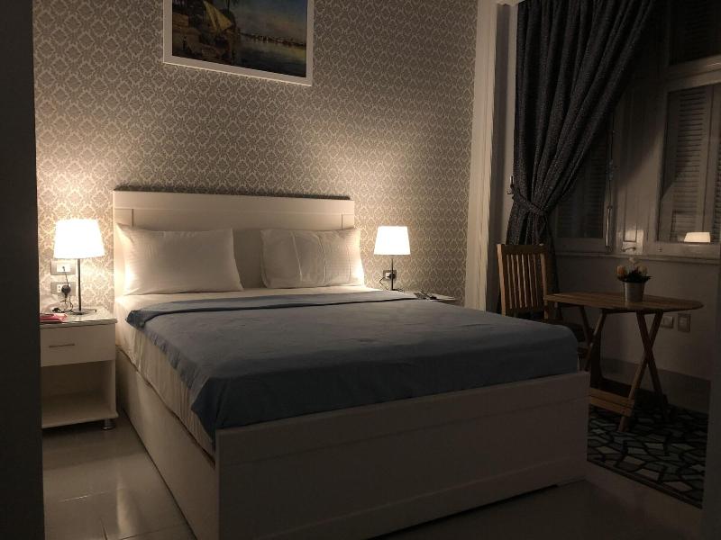 Columbia Hotel - Oda
