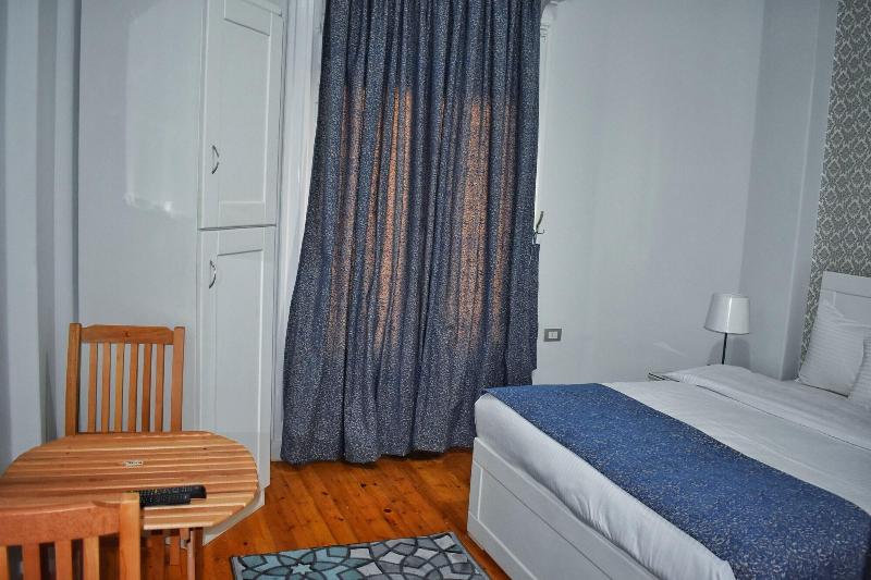 Columbia Hotel - Oda