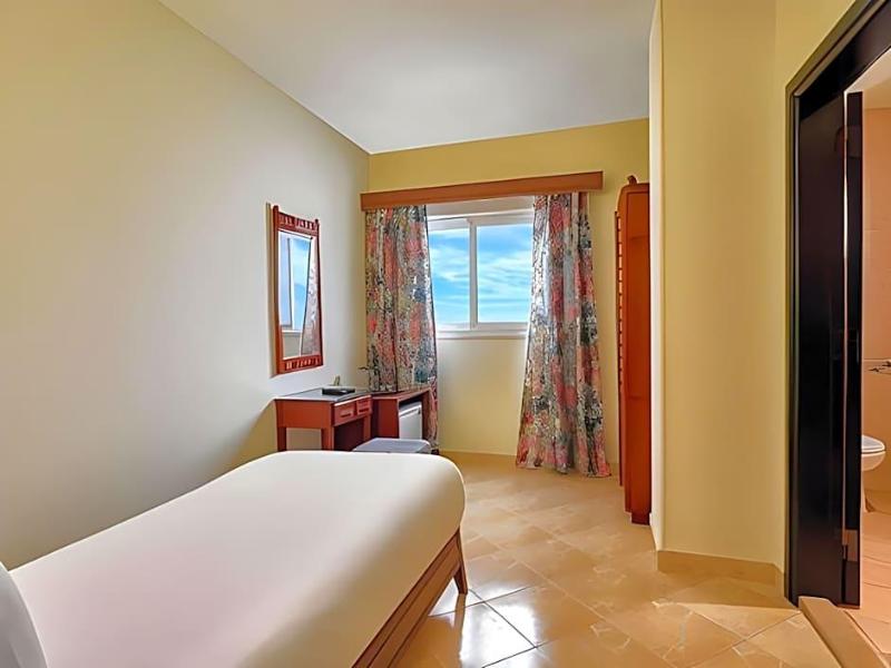 Golden Carven Hotel - Genel
