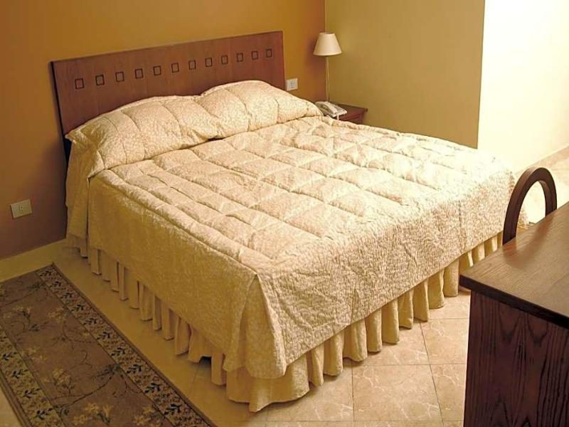 Golden Carven Hotel - Oda