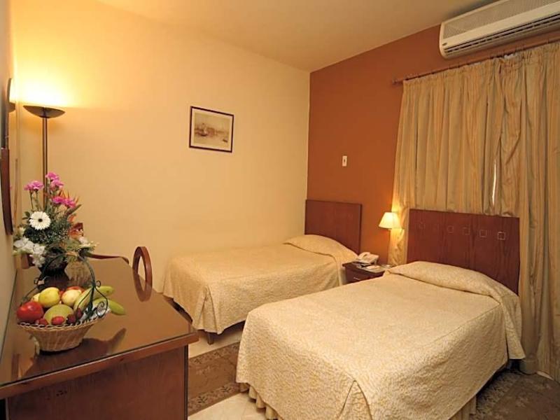 Golden Carven Hotel - Oda