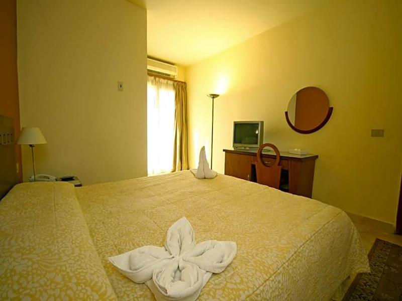 Golden Carven Hotel - Oda