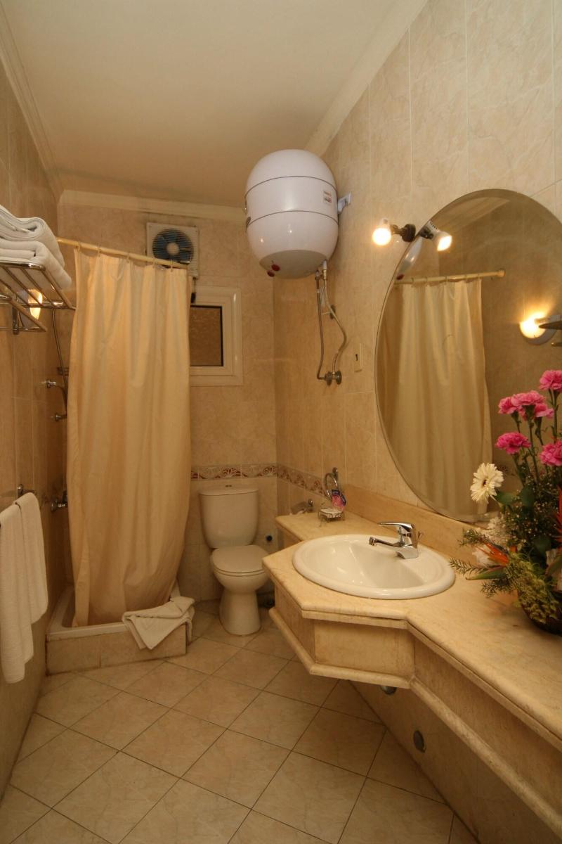 Golden Carven Hotel - Oda
