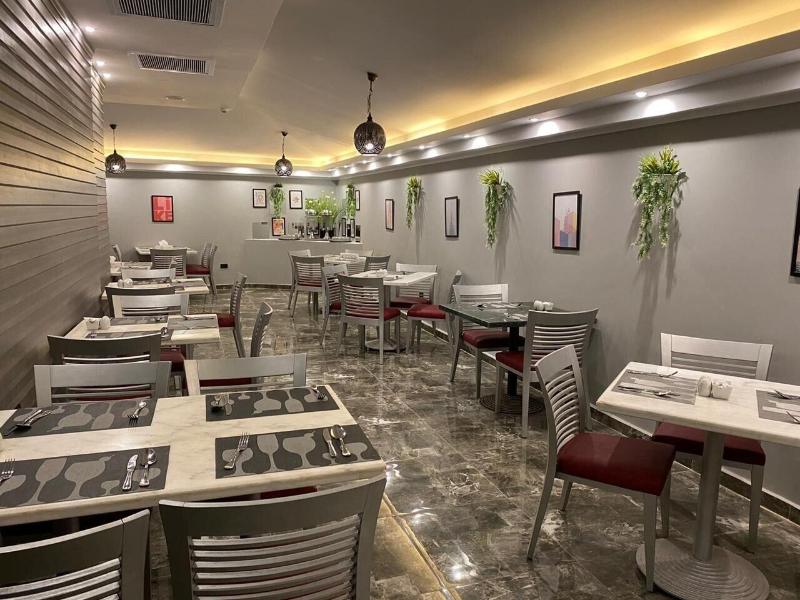 Golden Carven Hotel - Restoran