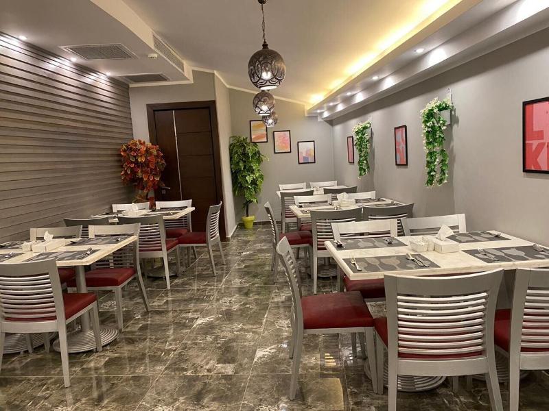 Golden Carven Hotel - Restoran