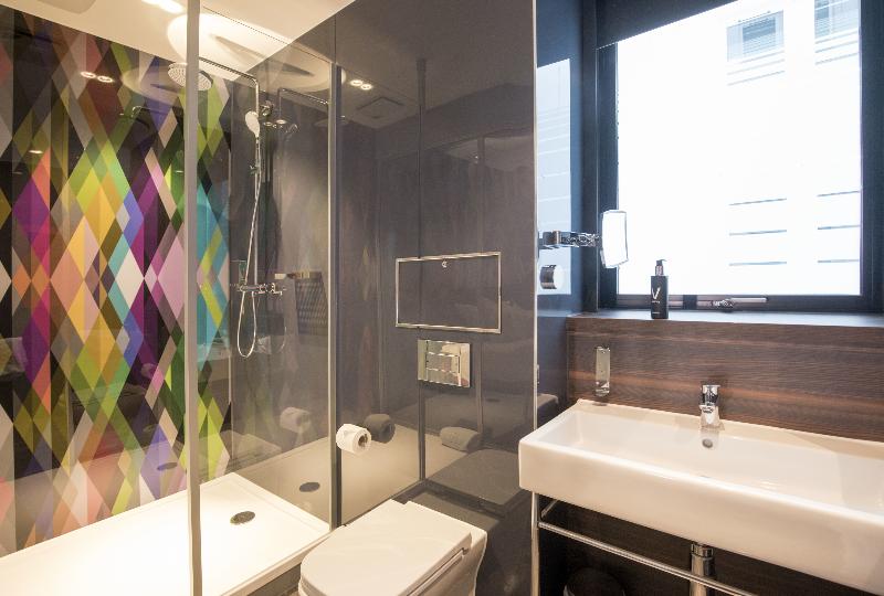 Village Hotel Bristol - Oda