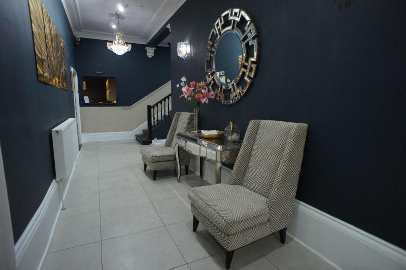 Applewood Hotel - Lobi
