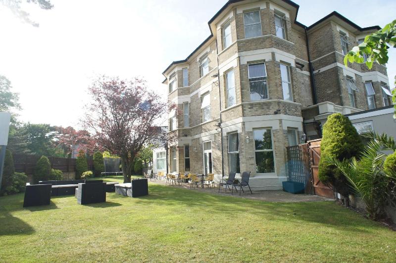 Applewood Hotel - Genel