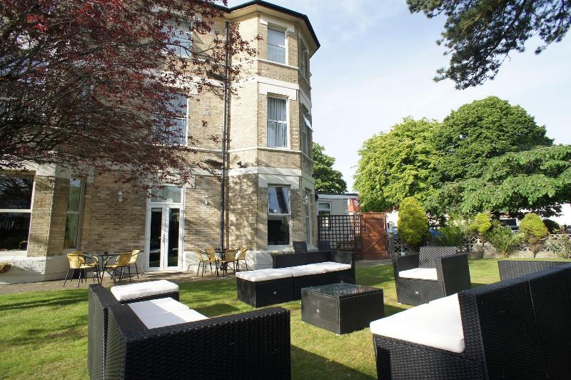Applewood Hotel - Teras