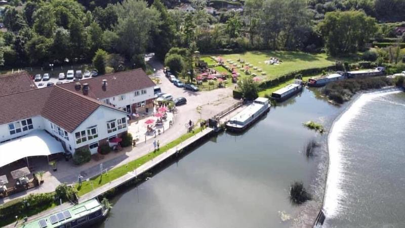 The Riverside Inn - Genel