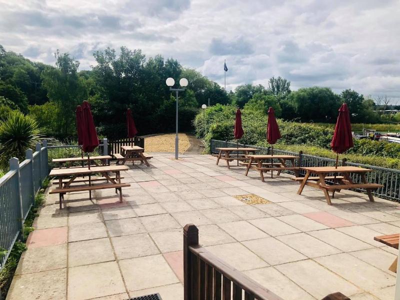 The Riverside Inn - Genel