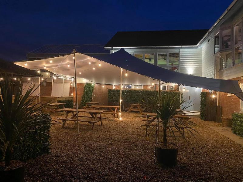 The Riverside Inn - Genel