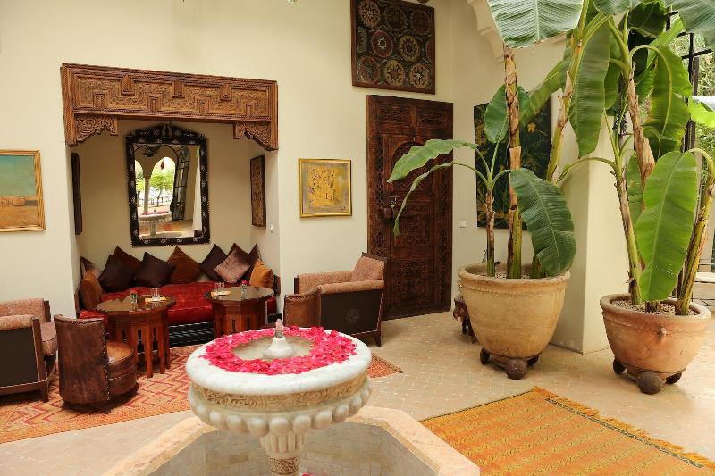 Palais Khum - Genel