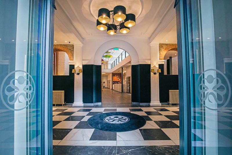 Sandman Signature Aberdeen Hotel - Lobi
