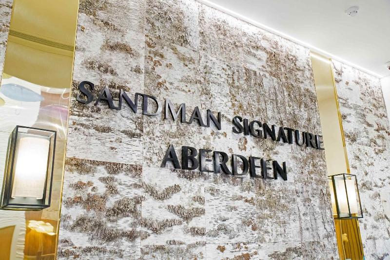 Sandman Signature Aberdeen Hotel - Lobi