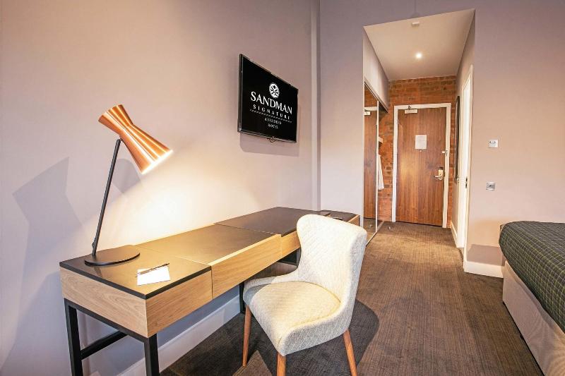 Sandman Signature Aberdeen Hotel - Oda