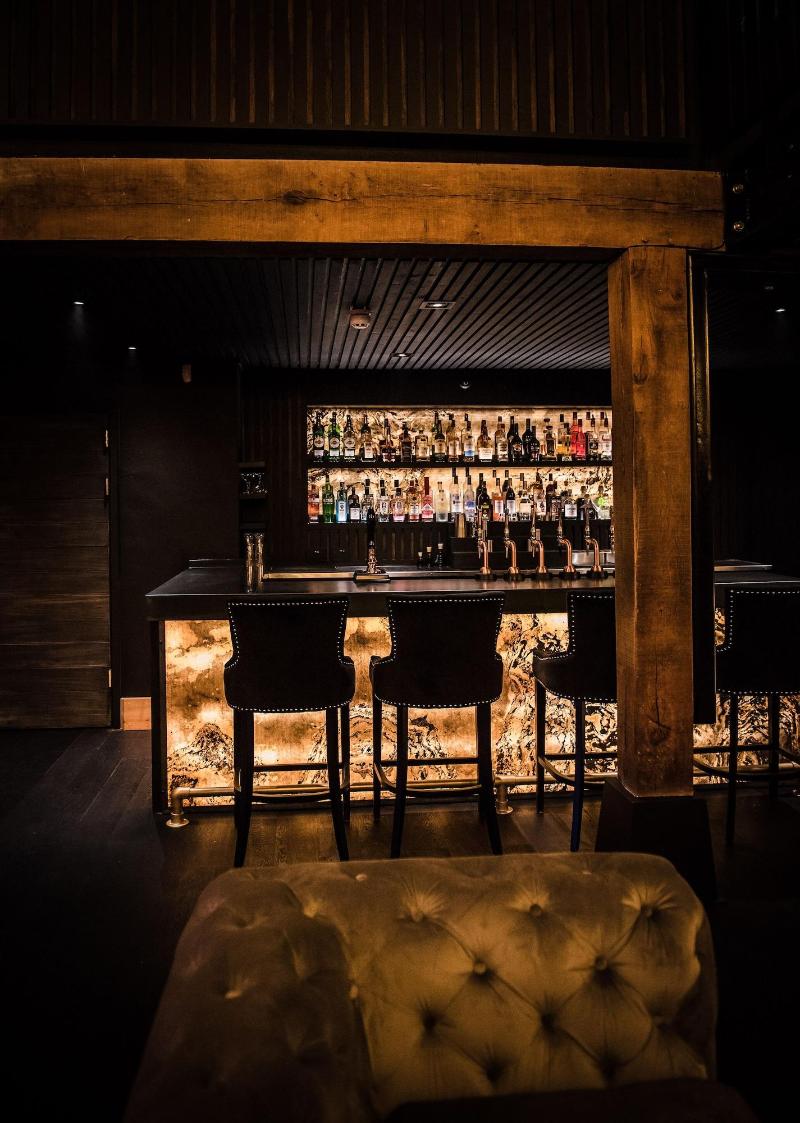 Cave Hotel & Golf Resort - Bar