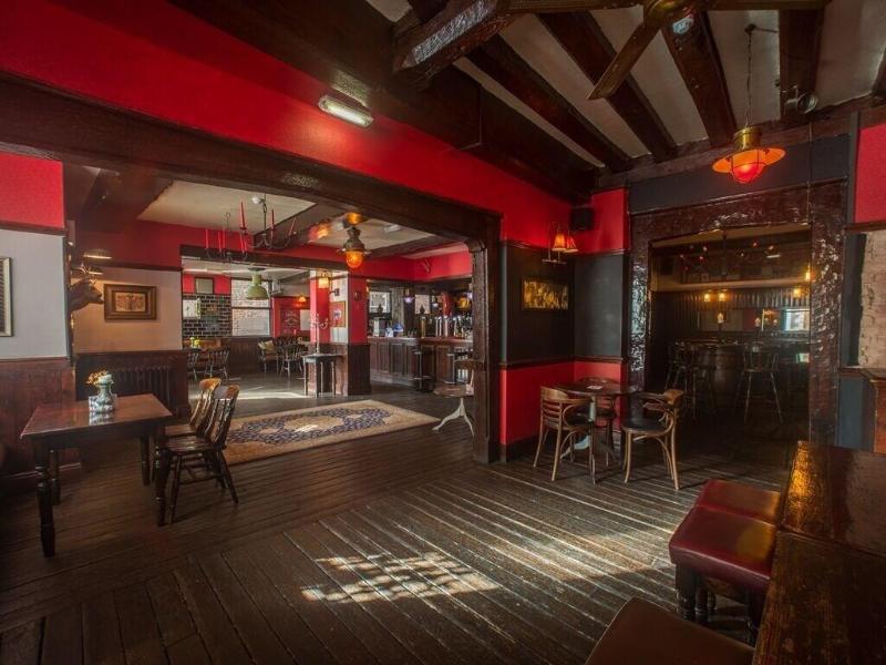 The Golden Eagle - Bar