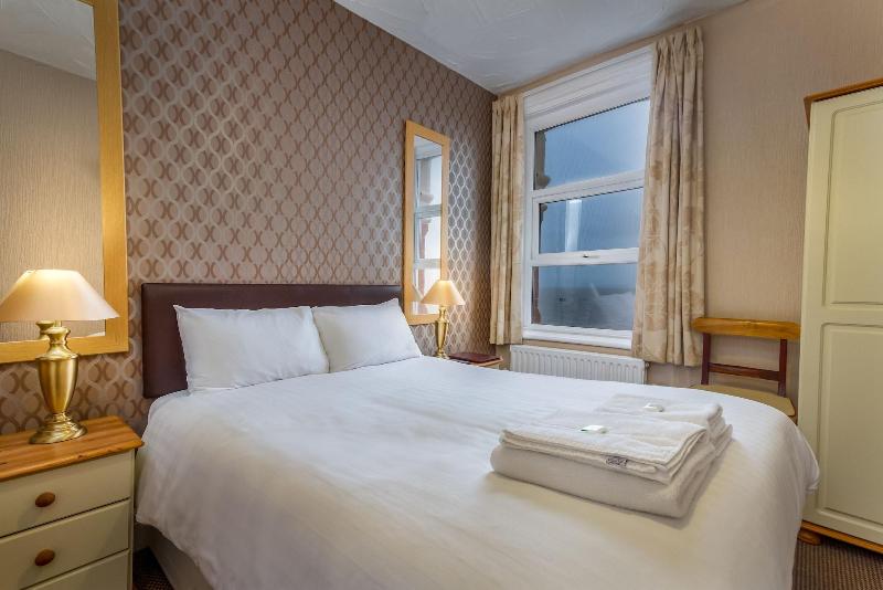 The Maples Hotel - Oda