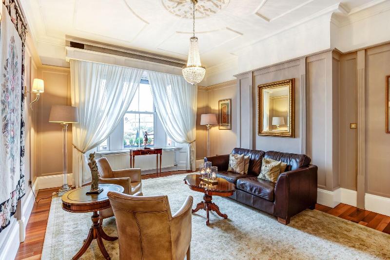 The Alexandra Court Hotel - Lobi