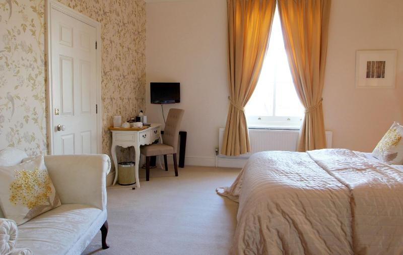 The Alexandra Court Hotel - Oda