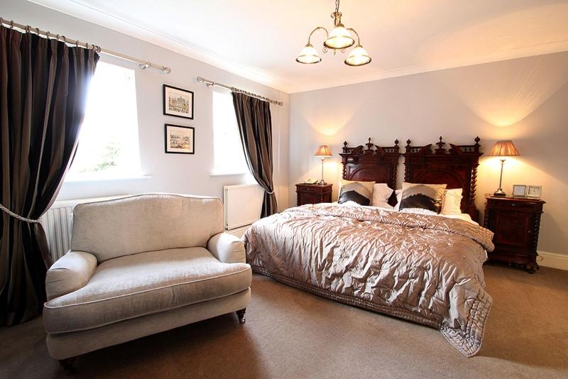 The Alexandra Court Hotel - Oda