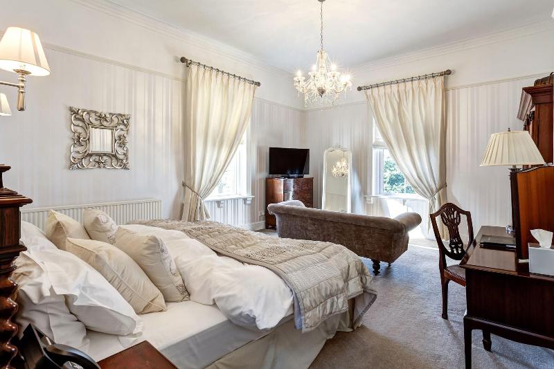 The Alexandra Court Hotel - Oda