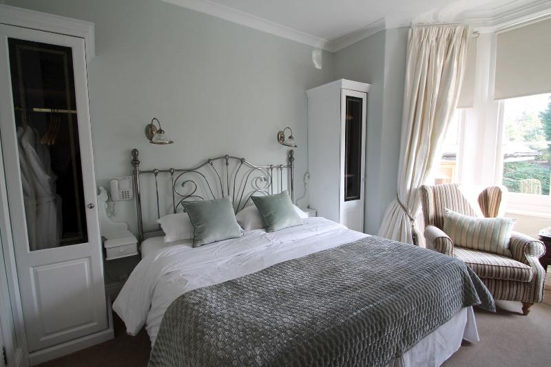 The Alexandra Court Hotel - Oda