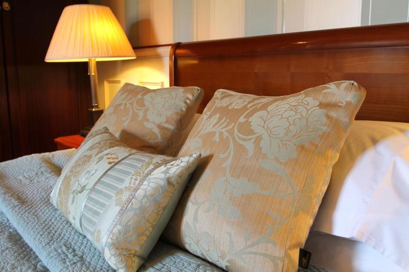 The Alexandra Court Hotel - Oda