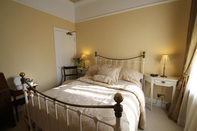 The Alexandra Court Hotel - Oda