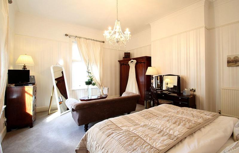 The Alexandra Court Hotel - Oda