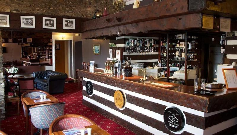 Fife Lodge - Bar