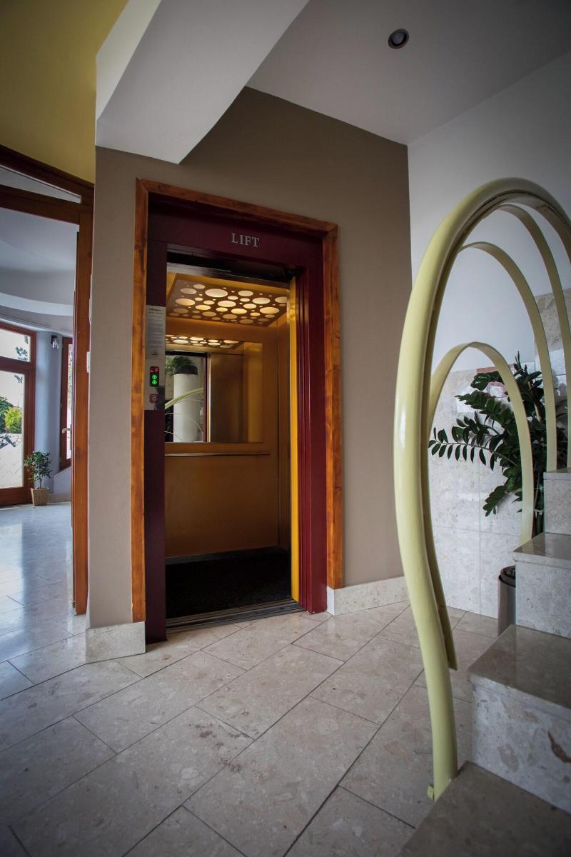 Sándor Hotel - Lobi