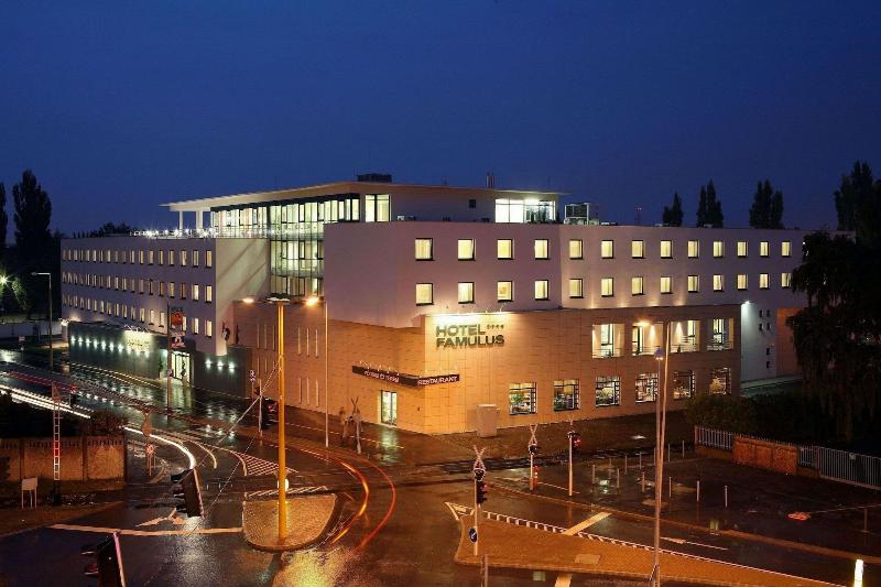 Famulus Hotel - Genel