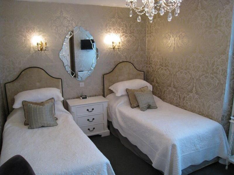 Mount Pleasant Hotel - Oda