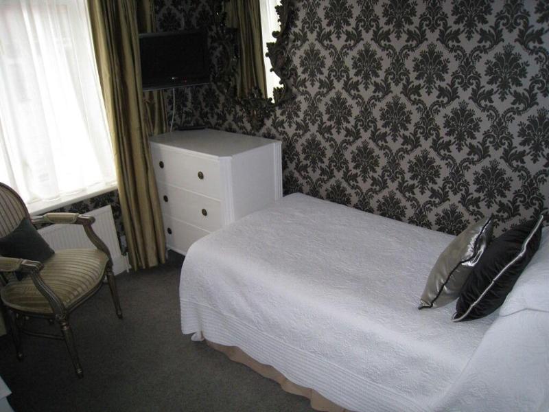 Mount Pleasant Hotel - Oda