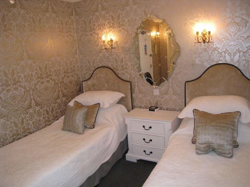Mount Pleasant Hotel - Oda