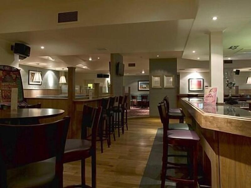 The Orchard Park Hotel - Bar