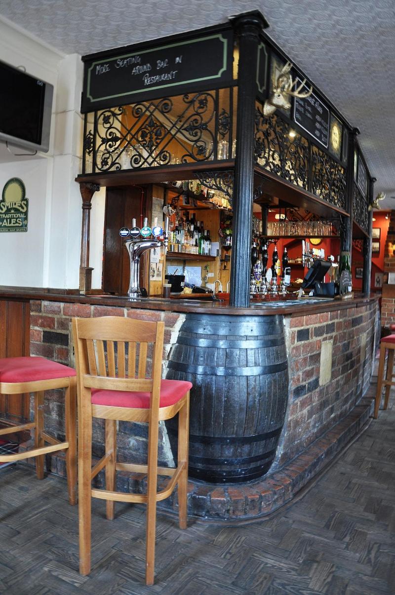 The Clothiers Arms - Bar