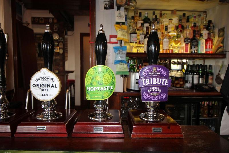 The Clothiers Arms - Bar