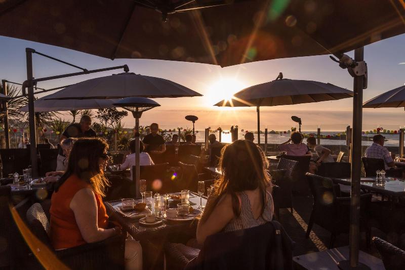 Cobo Bay Hotel - Restoran
