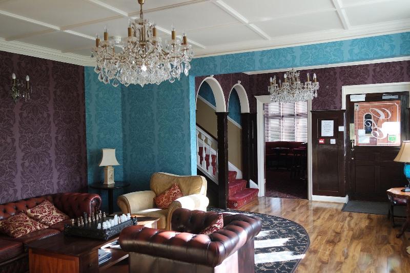 Gable End Hotel - Lobi